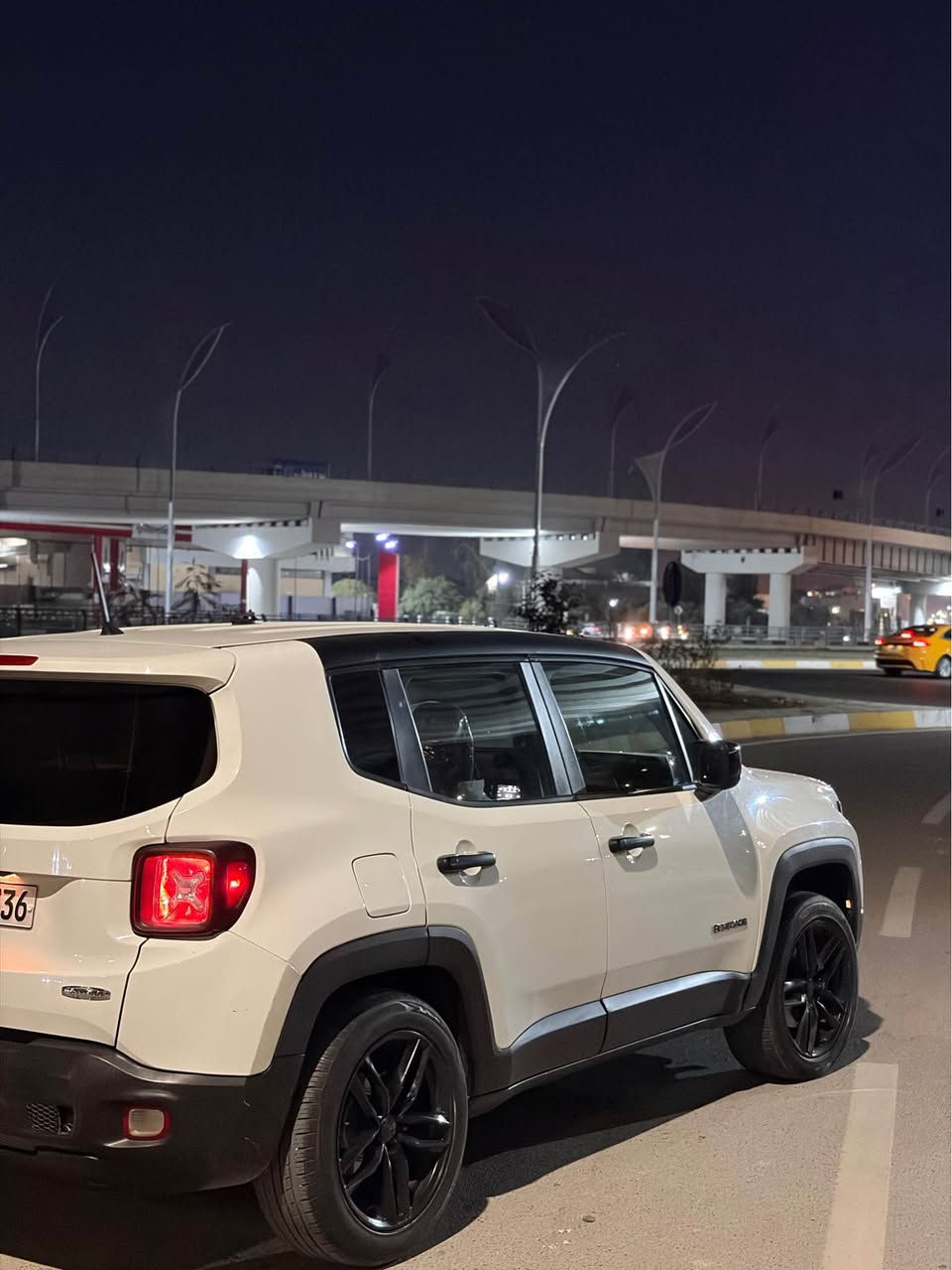 سلام عليكم 
جيب رنكيد 
الموديل :2018
سنويه 2029
رقم:جديد 
كابون:بانزين
تحويل:بشرط 
سياره بدون أي نقص 
الحدث:جاملغ خلفي صبغ 
تعديل: أوبي مكانين بارد 
ورقت فحص موجود بل صور 
ماشي :98im
يرهم بيع أو مراوس 
سعر :122بي مجال 
مكان سياره كركوك 
رقم هاتف *********** كركوك, العراق
