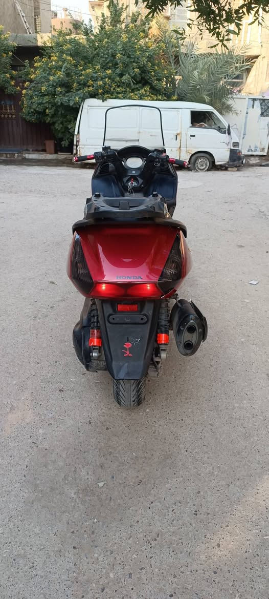 سلام عليكم للبيع سلفر ونج مكينه 600 مكفوله كله شغال اي نقص ماكو شلعه معدل فول تخم  تايرات جدد دبلات نضيفه نعومه فول سعر 13 بيها مجال بغداد زعفرانيه ***********
