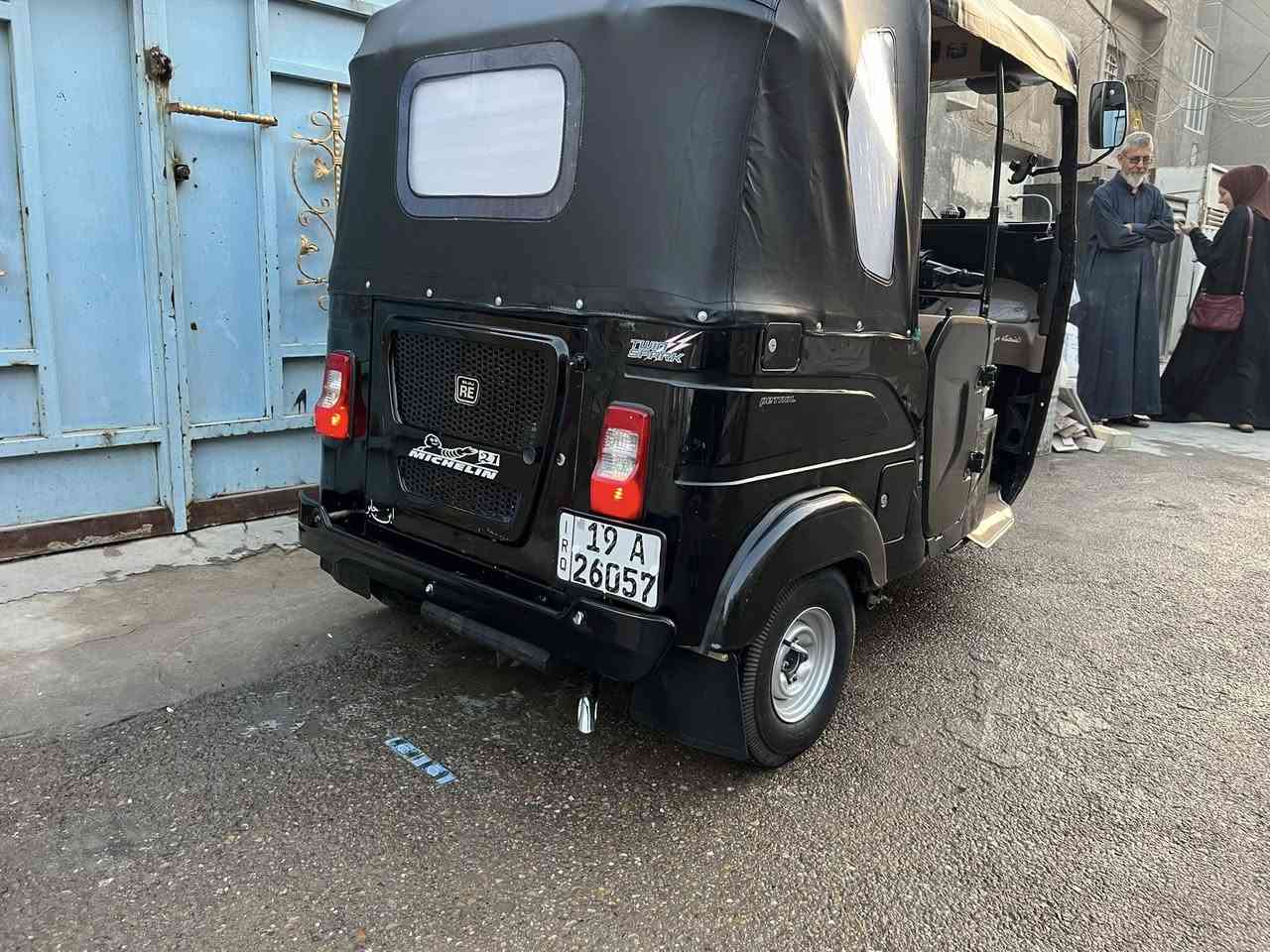 السلام عليكم تكتك لبيع مديل ٢١ شهر ١١ السعر ٨ مليون ٦٥٠ الف التكتك ما بيه اي ضربه رصعتين وعلى بارد فقط والمحرك خير من الله تجفيت بوشه وبستم فقط شركه رقم كربلاء تحويل ثاني يوم التكتك بسمي سنويه ورقم انكليزي التكتك موضحه بلصور والفديو النضافه مالته للستفسار الرقم ***********
