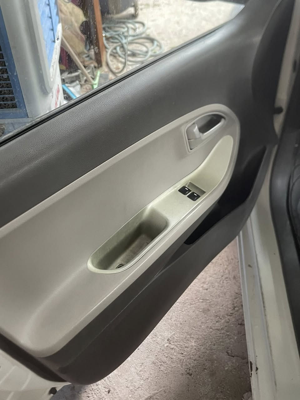 السلام عليكم
للبيع كيا بيكانتو 

موديل 2017 

مال شركه الدوليه 

___________________

🚗🚗🚗

السياره حلوه بيها ملاحضات بسيطه 

بيها صبغ دعاميات 

رقم بغداد الدولي باسمي 

السياره مواصفات عاديه بيها مانع تزحلق مسجل بلادي 

💵سعرها 95$ وبيها مجال بسيط 

مكاني بغداد حي الإعلام 

***********☎️
