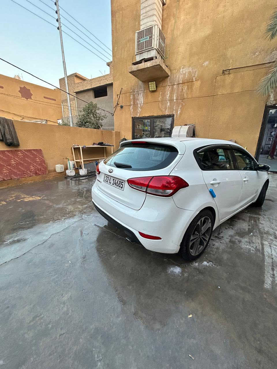 السلام عليكم
للبيع كيا فورتي 2017 هاشباك 

رقم اربيل دولي السيارة بأسمي سنوية لل2031

سيارة نظيفة واستخدام شخصي 

المحرك والكير بحالة ممتازة

تدفئة وتبريد شغالات ومعروف تبريد الفورتي شكد قوي

السيارة مسويلها ادامة كاملة للمكينة 

تخم تايرات جديد 

شاشة كبيرة و كامرة خلفية 

حادث السيارة بابين وموضح بالسونار مالتها 

السعر 105$ وبيها مجال 

***********
