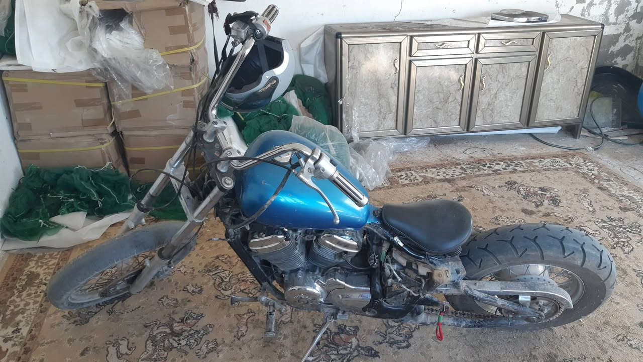 السلام عليكم
-ستيد بدون اوراق اكفلها من السرقة 

-مكينة مجفتة مرة وحدة تجفيت مضبوط لا تنقيص ولا تبخير 

-نقص عداد ولايت واشاير وتك ركبة وتك صفاحية 

-بيها شوتة ديفيدسون وشوتتها البلادية موجودة
-بيها خربطة بسيطة يمكن وساخة بالكابريتر او الجوين مالتها بي تهريب

-السعر قفل من الاخير ٦٠٠ الف

-مكان الدراجة بالراشدية 

***********
