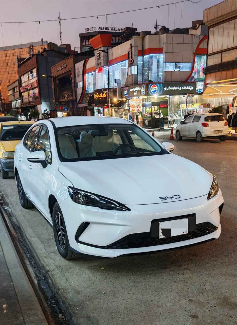 BYD       2025  sel 05
3500 km ڕۆیشتن 
کلین تەنها قۆپێکی زۆربچوکی هەیە ➯
نمونە لەجوانی وخاوێنی💯
بەناوی خۆمانە ➡
*********** ڤایبر،،واتساپ 
شوێن هەولێر...
نرخ 137 ومجال أربيل, العراق
