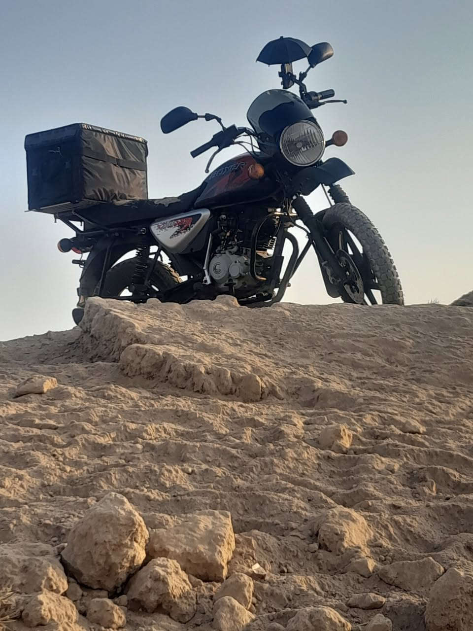 سلام عليكم دراجه بوكسر مرقم بغداد باسمي تحويل ثاني يوم دراجه مكفوله من كلشي نقص هندر بس نص نكره سلف سعر 2500 بيها مجال بصيط ***********
