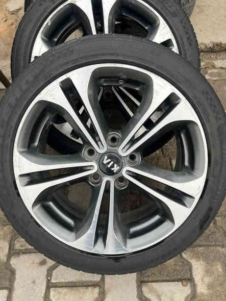 ويل كب سيراتو ١٧ اصلي مع التايرات 
نظافه ٨٠ %
السعر٣٠٠
للاستفسار***********
