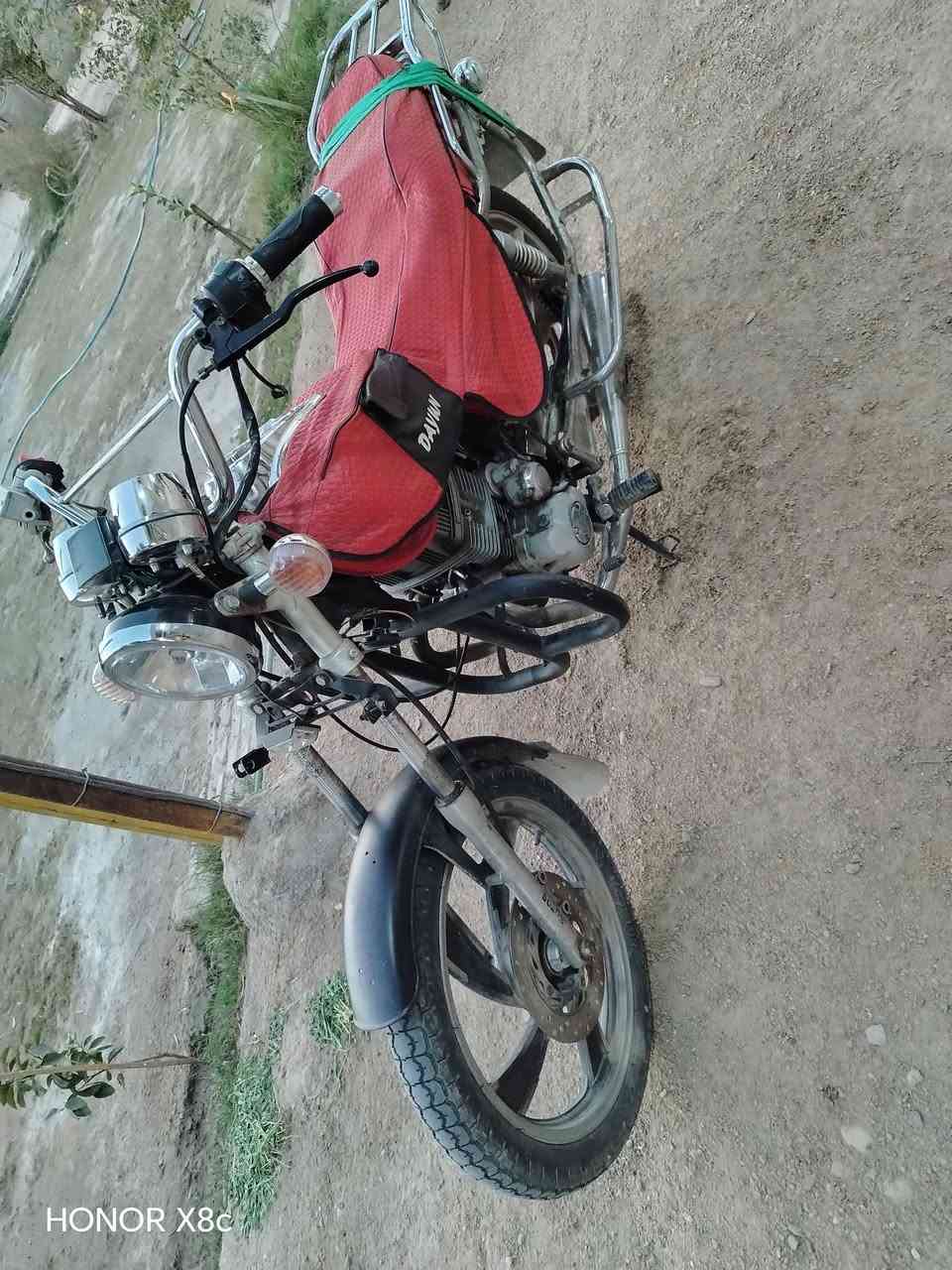 السلام عليكم دراجه جونده موديل 2017 اورقه ضايعه مكفوله من سرقه دراجه كامله مااتذب عليه كلشي لا تنقيص ولاتبخير كهربيأت كامله كله جديده المكان كربلاء المقدسة الحسنيه البراهمي السعر 400 وبيه مجال الشراي لاستفسار ***********
