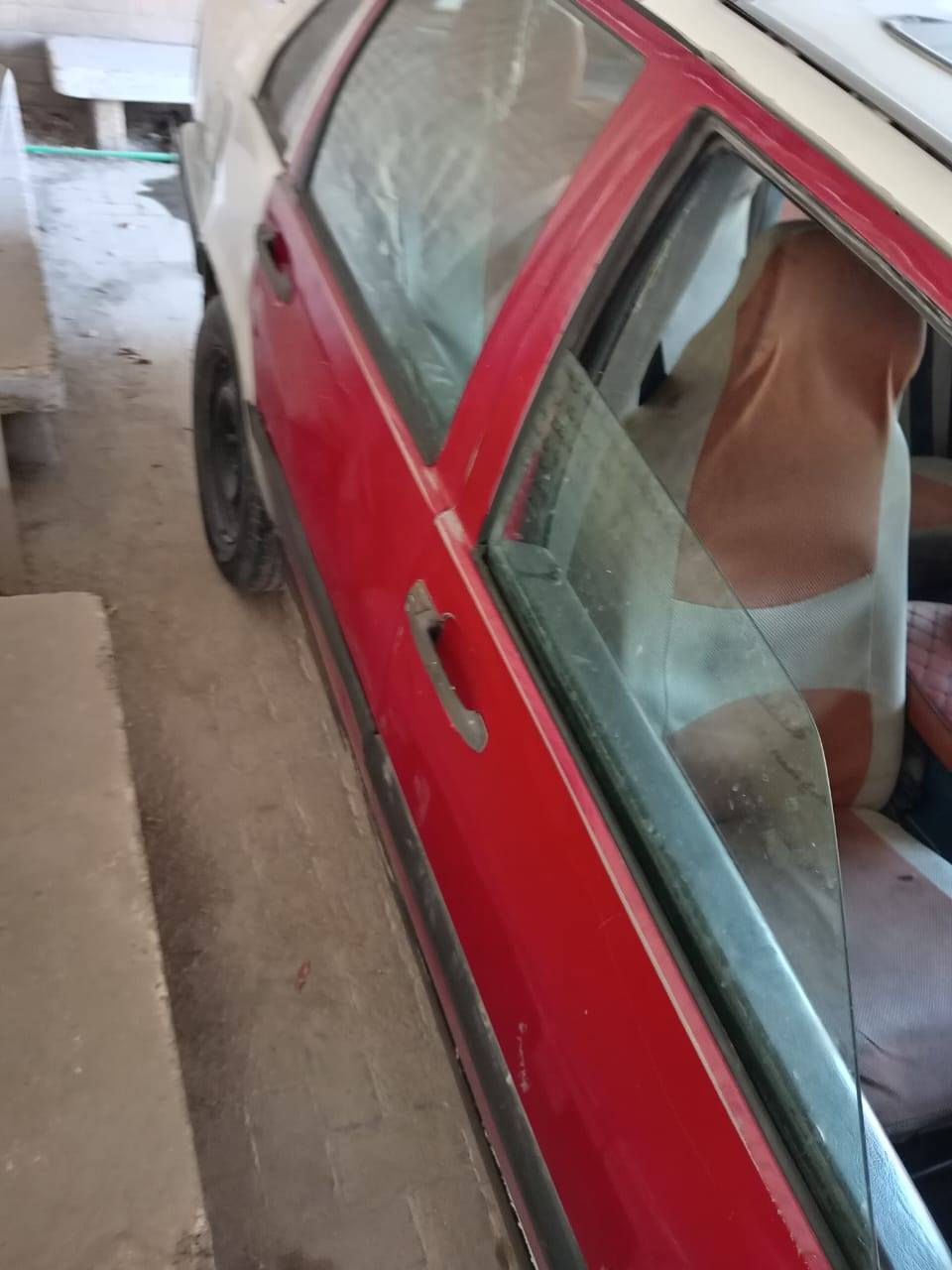 فالفو موديل  ١٩٩٣  رقم نجف سنويه ل٢٧ سنويه عضم مكينه كايمه كل الكهربائيات والباقي الامور شغاله للبيع ***********
