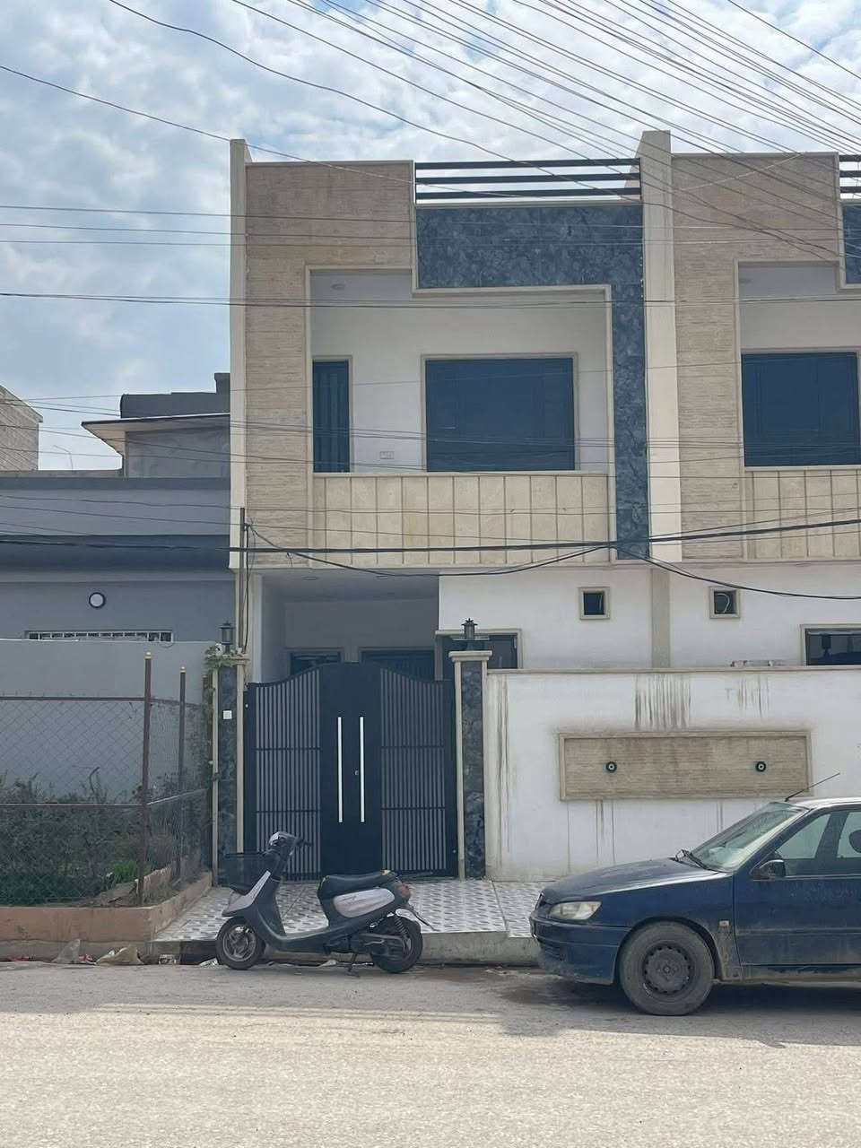 🏡 دار للبيع في حي السماح والسعر مناسب 🏡

🚧يقع عل شارع تجاري بعرض 20 متر
📐مساحة 100 متر سند طابو الزهور تحويل مباشر
💸  للسعر علق بتم ويوصلك السعر برسالة على الخاص 📩 
⚔️طابقين ٣ غرف نوم بناء حديث
⚔️ زيرو ما مسكون فول سيراميك وحلان وسقوف جبس

💡يتأجر مباشرة ب٤٠٠ الف كأستثمار .

✅️للجادين بالشراء يرجى الاتصال على الأرقام التالية 
 ☎️ *********** 
☎️ ***********
