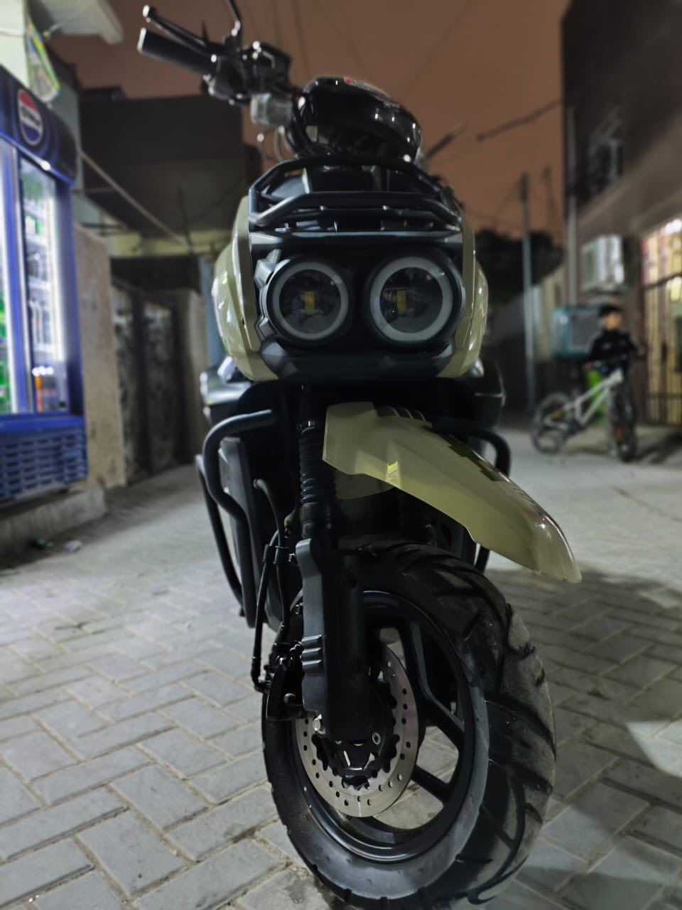 السلام عليكم دراجه اوباچي شحن بطاريات جديده وكاله ضمان 3 اشهر دراجه نضيفه امن ترايك وين متريد استعمالها قليل نضافه 100‎%‎ بدون مرواس بيع فقط سعرها 1075 و بيها مجال للطيبين مكان بغداد بغداد الجديده هاتف ***********
