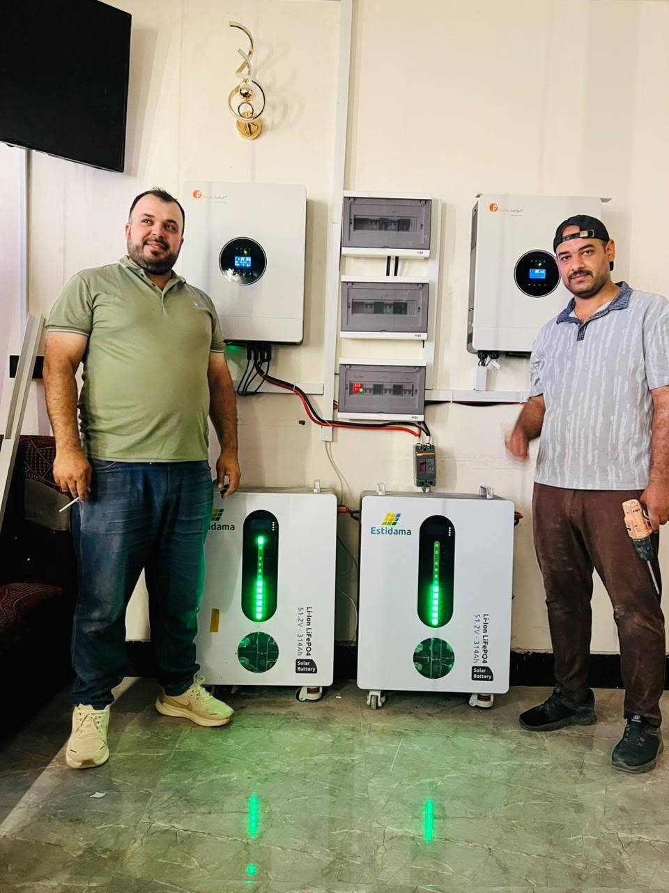 اليوم الأثنين الموافق 08/06/2026
تم بعون الله إكمال نصب  وتشغيل منظومة للطاقة الشمسية في #قضاء #بعقوبة_ #معرض #الجوهرة #للسيارات
_ تجهز 54 أمبير نهارا  30 أمبير ليلا وتتكون المنظومة من:-
1-ألواح شمسية عدد 27 قدرة اللوح الواحد 640 واط
2- بطارية نوع ليثيوم عدد 2 قدرة البطاريه 15  كيلو واط
3- أنفيرتر عدد 2  قدرته 8 كيلو واط
4- بورد خاص بالمنظومة متكامل الحماية
5- هيكل حديد مغلون مقاوم للصدا

#ملاحظه: لانعمل ببطاريات التجميع الرديئة

بإدارة عمر ياسين 
وحسن سالم
للأستفسار أكثر الأتصال او مراسلة الأرقام  التالية. ‏
***********
***********
