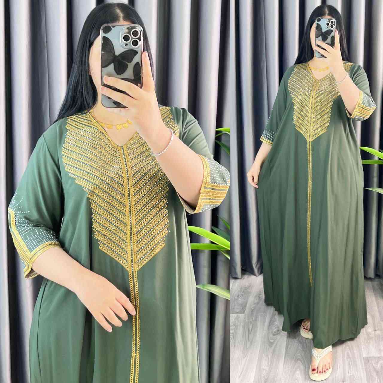 البيع جملة فقط
🔥 موديل الترند الجديد — كلابية  الملكة ستراس 
تصميم خليجي  للبيت  والاستقبال.
✨ الخامة: كشمير. ايطالي مغسول ناعم وفخم
✨ التطريز: ستراس ملكي حول الرقبة والأكمام يعطي لمعة أنيقة
✨ القياسات: من 2XL إلى 5XL

سعر الدرزن 100الف


**إذا كنت صاحب هذا الإعلان وتريد حذفه لأي سبب، رجاءا أرسل رسالة إلى الدعم الفني**