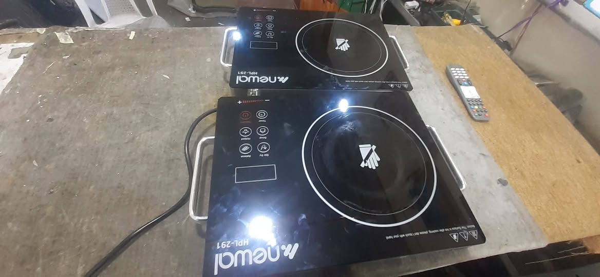 عالم الالكترون لتصليح شاشات البلازما والاجهزه إلكترونية وطباخات ليزري وتصليح مراوح شحن ويتوفر كنترول للشاشات بلازما وستلايت طوز سوق الكبير مقابل مطعم بازروز ***********
