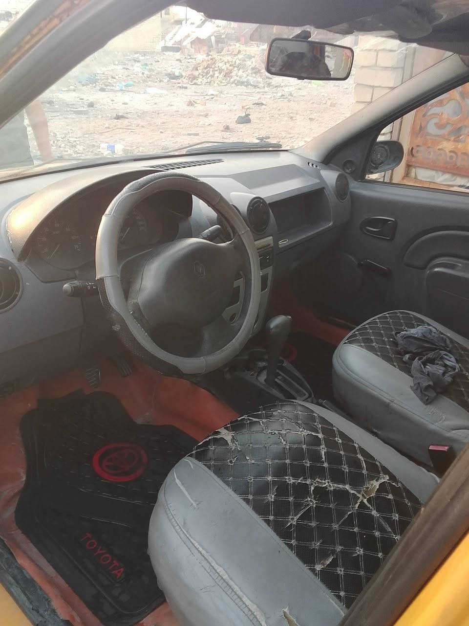 رينو 9 
مكينة وگير كورلا 
منضومة مال غاز 
صدر جديد 
تايرات سيارة جاهزة 
بيهة طخات بسيطة اني اكملهن علية 

مقدمة ١٣
شهريا 2 
***********
