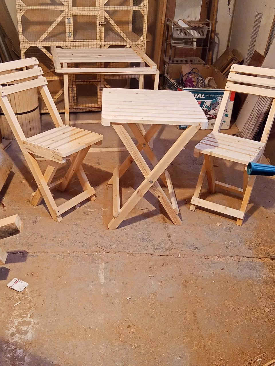ميز طعام +٢ كرسي شغل حسب الطلب تزكام خشب روسي للاستفسار مراسلت الصفحه او اتصال ع الرقم ***********
