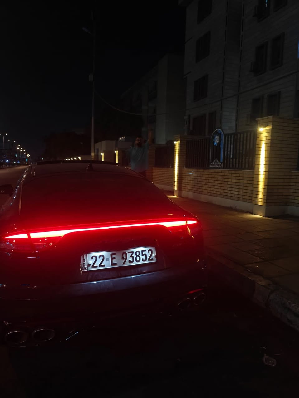 سلام عليكم عندي ستنكر 23 للبيع او مراوس
جيتي لاين 2500 تيربو 

رقم اربيل باسمي وبيها كتاب تضليل وياها 

حادثها سرقة وهنا بلعراق صار بيها بارد 

السيارة فول بنورما لون زيتوني معروفة مواصفاتها

رايدها ب215   

مكاني المنصور رقمي ***********
