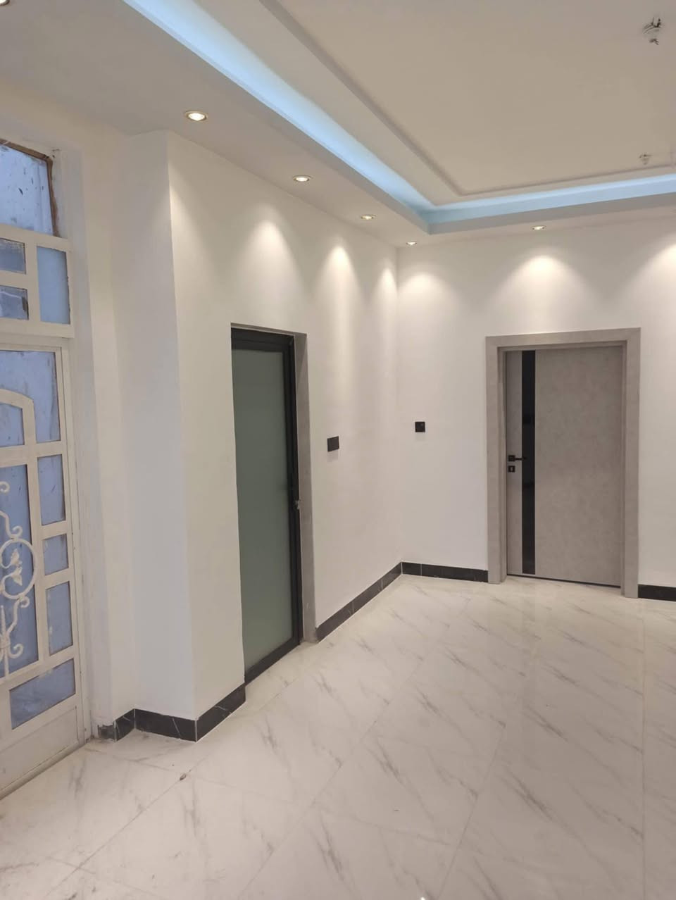 بيت للبيع طابو صرف المساحة 125الحي العسكري شارع 30قرب مركز شرطة المنتصر للاستفسار الاتصال بالرقم ***********
