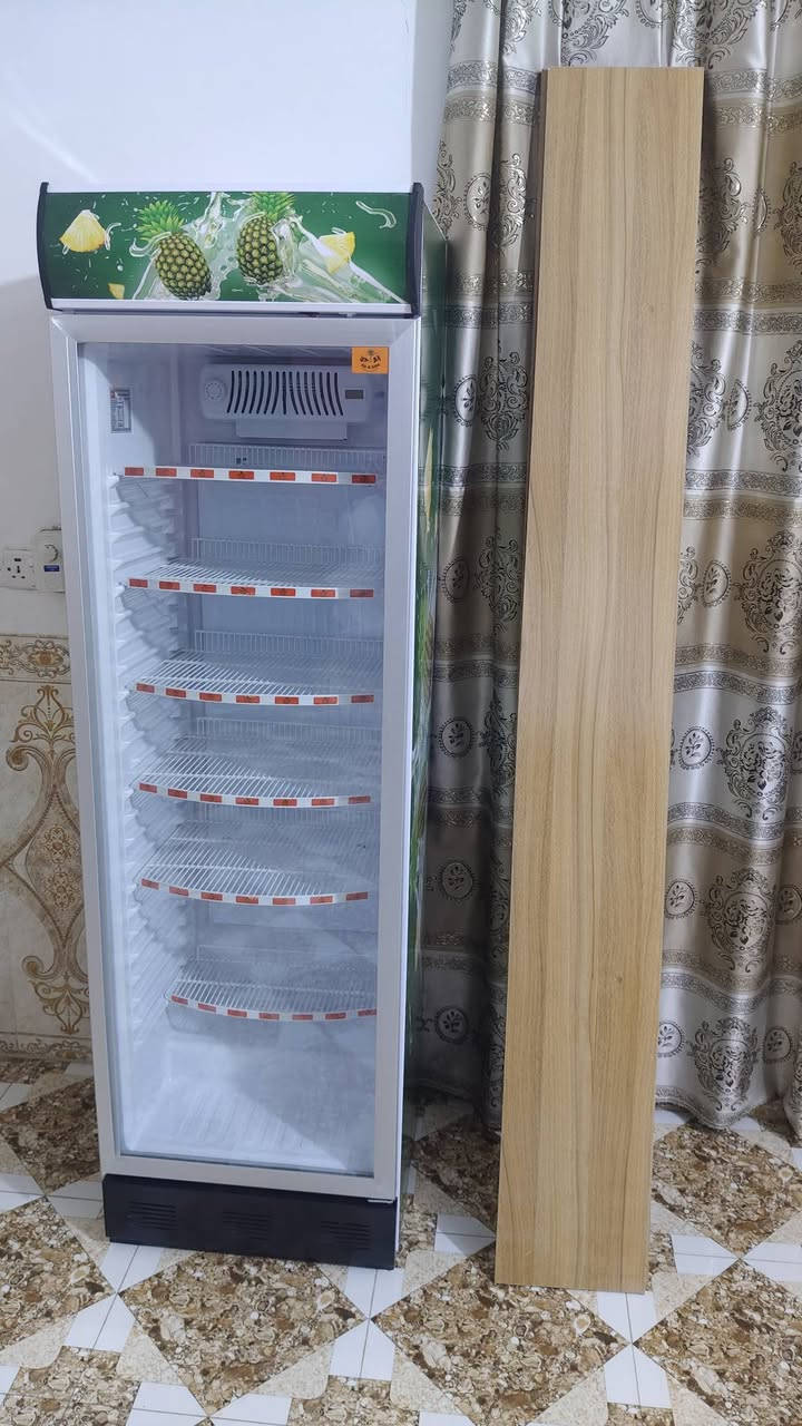 السلام عليكم براد نوعيه الواحه للبيع ماخذه جديد مستخدم أقل الشهر السعر 450 وبيه مجال معا رفوف خشب صاج عدد 6 الطول مترين ونص الوحه معا سجج مالتهن. سعر الرفوف 150 المكان جزيرة الخالديه الملاحمه رقم الهاتف ((***********))
