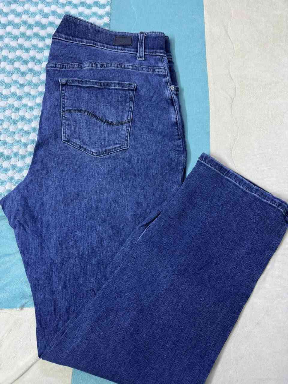 بنطرون Lee
اصلي 
غير مستخدم
كمر 36


**إذا كنت صاحب هذا الإعلان وتريد حذفه لأي سبب، رجاءا أرسل رسالة إلى الدعم الفني**