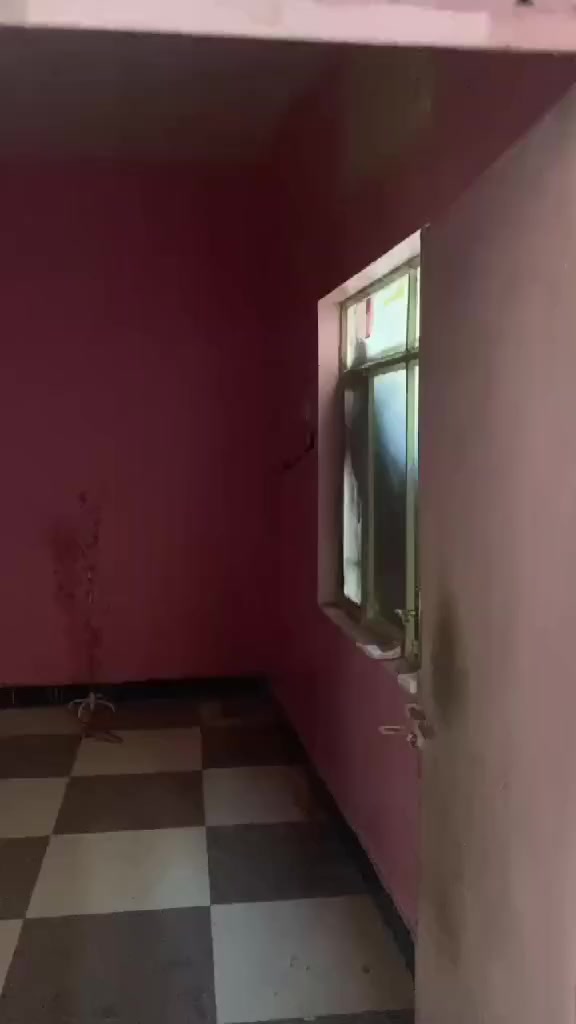 يالله
بيت طابو صرف للبيع المساحة 200 م

البناء قديم نهايت شارع البريد  البيت صاير فرع 

غرفتين وصاله وستقبال وصحيات داخل وخارج 

الاتصال على ***********
