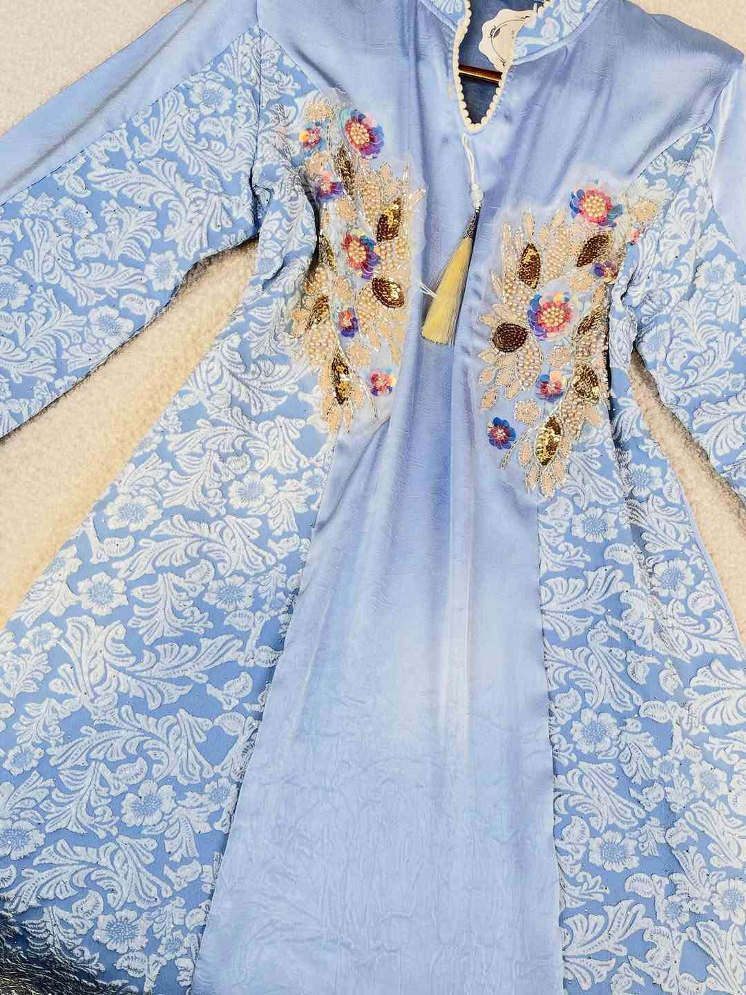 الـسعـر20الـف🤍✨
القياسات(L,xl,2x,3x)

للحجز و الاستفسار التواصل على الأرقام واتس اب 
***********
***********
***********
***********

توصيل بغداد  5000
توصيل محافظات  5000
