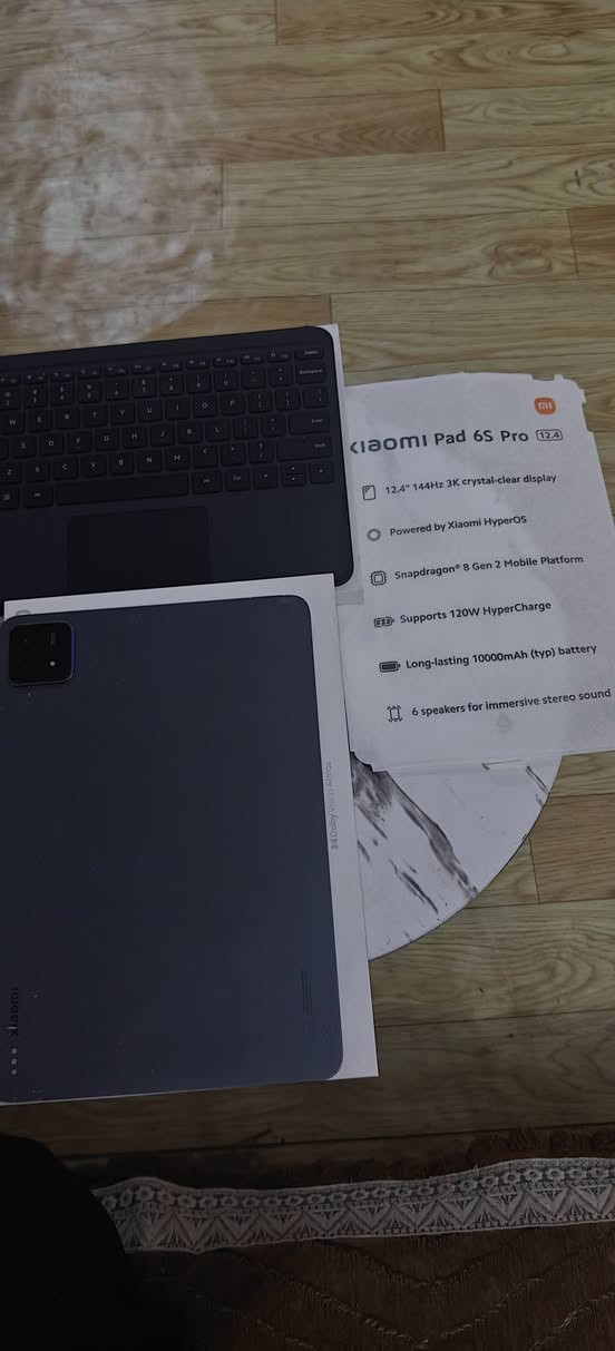 السلام عليكم ✨
غني عن التعريف Xiaomi pad 6s pro 
مواصفاته 
 معالج  Snapdragon 8 gen 2 
يشغل 120 فريم بوبجي
 ذاكرة 512 
عشوائية 12GB
حجم الشاشة 12.4
شاشة بترد 144 IPS
البطاريه🔋 10000mAh
يدعم شحن سريع 120W 
نضيف كلش✨
(((ويا كيبورد مال شركة  Xiaomi))) 
 ايباد فلاك شيب يعني فئة عليا لا اقتصادية ولا فئة متوسطة 
يرهم على كل العاب يرهم مونتاج و رسم و دراسة و كلشي
««السعر 650 الف»» 
التواصل  ***********
