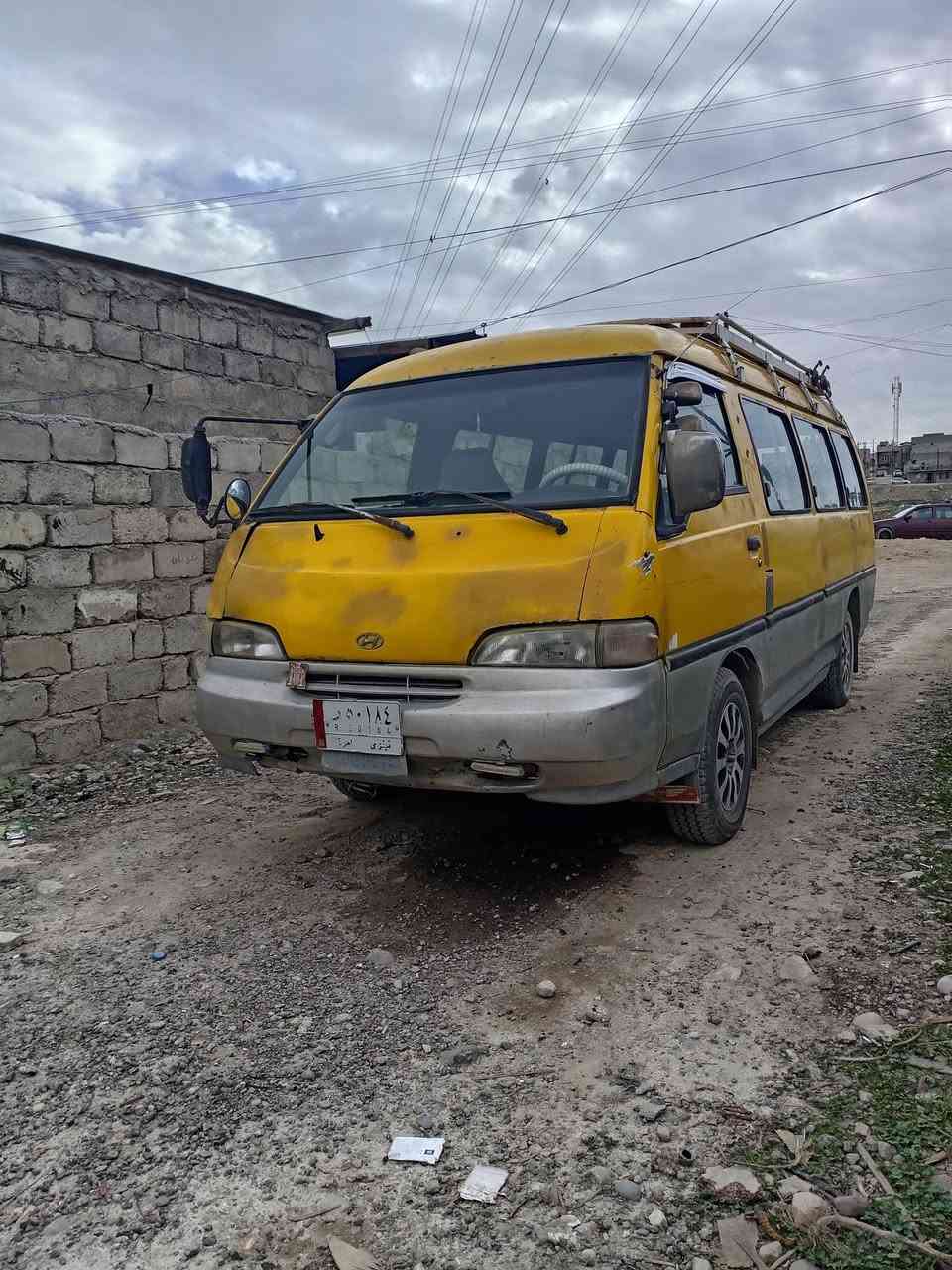 سياره كيا هونداي موديل ٩٦ و١٤ راكب شرط محرك كير  واكسن هذا رقمي *********** عنوان موصل حي المامون
