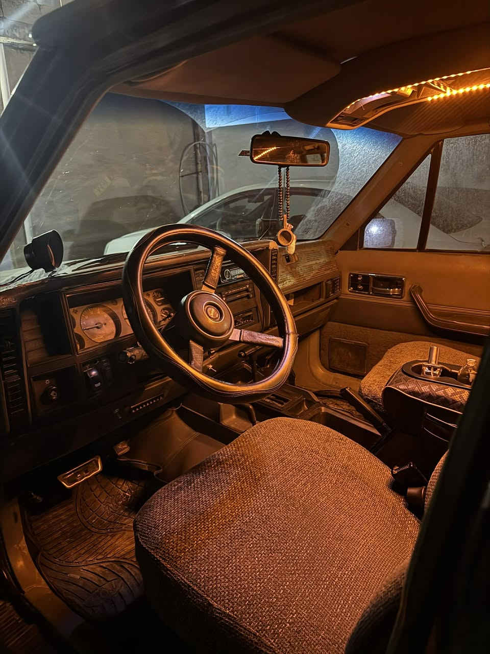 مكلف بل نشر خابر صاحبه
موديل 92 محرك بيلاد 
كلهه شغال بدون نقص 
مكان كركوك 
سنوي عاج منتهي شرط تحويل 
سعر 52 مجال 
***********
