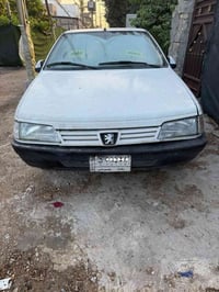 بيجو روا2009 ضربات خفيفه السياره كدامكم كلشي شغال بيها للتواصل 0776418...