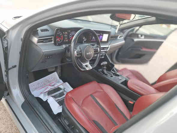 السَلٱمٌ عـَلـْيگمّ     k5.  موديل. 2022
فوول مواصفات حادث بلصفحه. ومصبوغه الصفحه بدون صبغ التكمه.   
السياره ماشيه 32 الف. رقم بغداد الجديد 
ايرباك البرده.  السياره نضيفه وجديده.
مكاني مجمع بسمايه. السعر.     168 💯
ترهم مراوس حسب القناعه
هاتف واتساب ***********.
