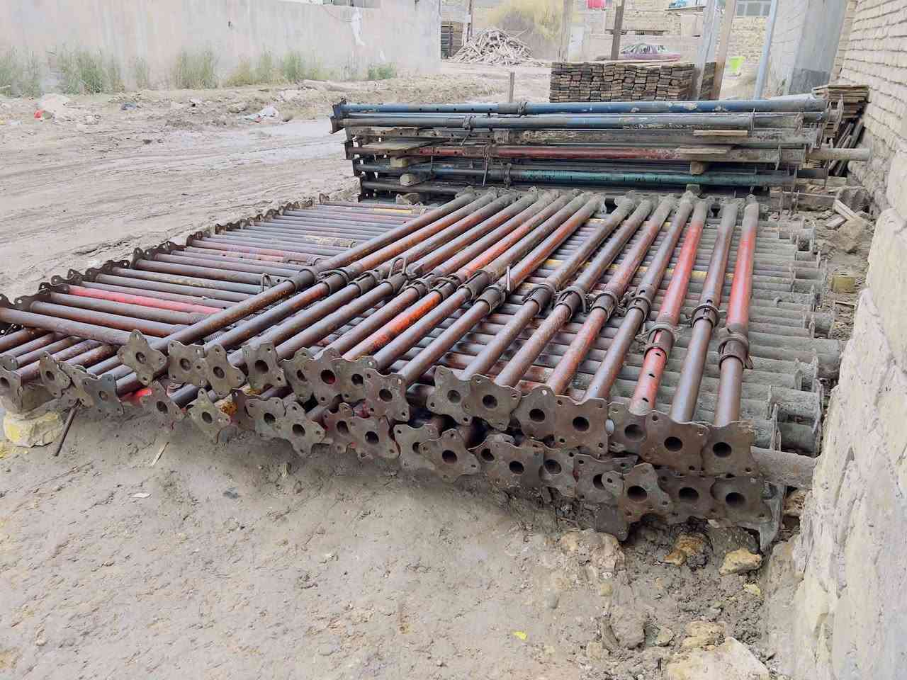 السلام عليكم لوح 4 متر انج تارس 25 + سير 3 متر + جكات عجمان اماراتي الاصلي +حاضن سن خشن وزن ثقيل عنوان حله ***********
