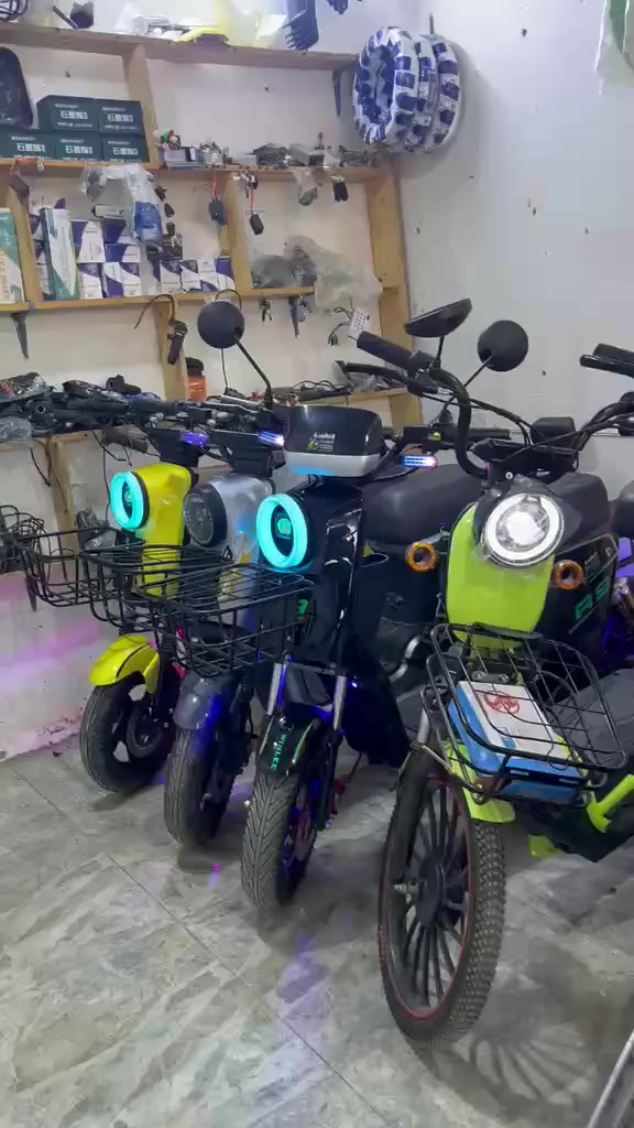 سلام عليكم 
 يتوفر لدينا جميع انواع الدراجات الشحن 
مستخدم وجديد 
نتعامل بنضام القسط ولنقد  للاستفسار 
العنوان/واسط قضاء الزبيديه حي الجديده خلف مدرسة درع المستقبل 
ه‍/***********
