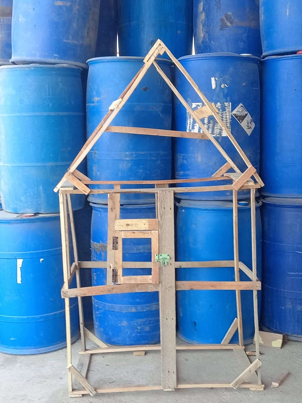 قفص للبيع اذا كامل 35 واذا هيكل مثل ما بل صورة 25
واسط الزبيدية شارع المعارض
***********
