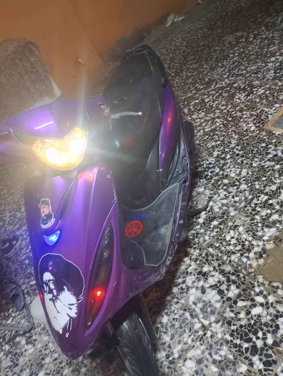 للبيع كامكو مفتوحه مره وحدي كهربايات شغلات سلف. وهندر ***********
