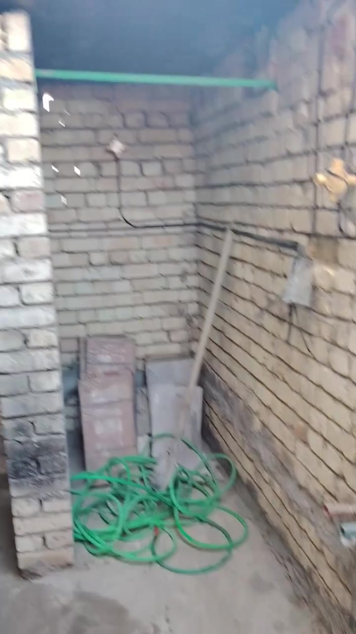 بيت للبيع بسكينه باثنين على ثمانيه المساحه 87 اشتراك ماي كهرباء كله كامل ***********
