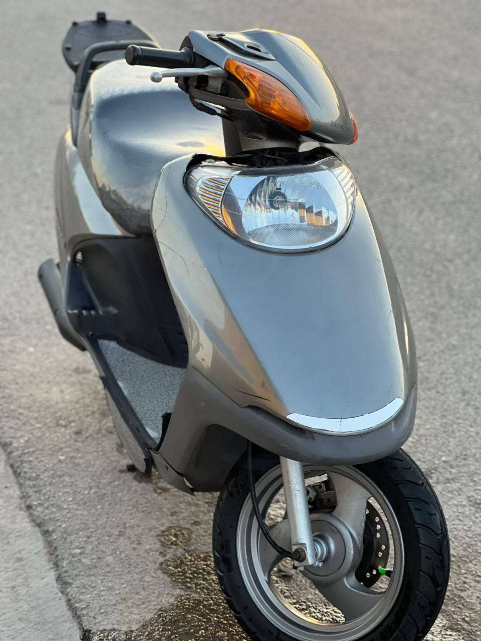 سلام عليكم دراجة سبيسي ياباني كفر اصلي ومكينه مفتوحهة رايمار اول مره فقططط كرهبيات كله شغاله قفل ستيرن قفل جنطة شغالت ماكان كوت ٧٥٠ وبيه مجال ***********
