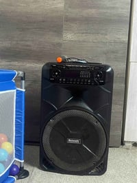 مكبر صوت • 15 إنش • مستعمل