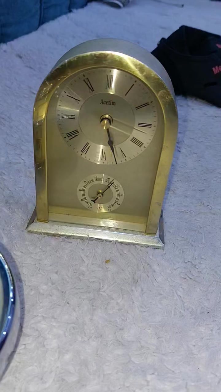 ساعات منضدية للبيع أعلى سعر خاص وتدلل


**إذا كنت صاحب هذا الإعلان وتريد حذفه لأي سبب، رجاءا أرسل رسالة إلى الدعم الفني**