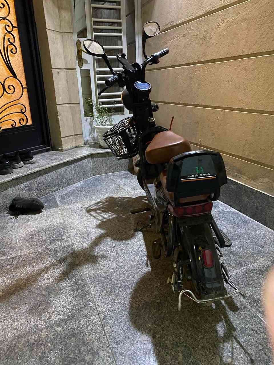 سلام عليكم 
دراجة شحن حجم 14 4 بطاريات تمشي تقريباً  20 كيلو او اكثر امانة الله نظيفه كلش مصارلي اقل من شهر من ماخذها ودا ابيعها بسبب ظرف تجي وياها بصمتين وسويجين وشاحنة سعرها 350 مجالها قليل كلش للاستفسار على الخاص او الرقم ***********
