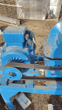 سلام عليكم جاروشه للبيع ماطور 15 حصان 🐴 
تجرش كل انواع الحبوب و الكالح و الذره و نوه التمر 
مكاني النجف 
***********
