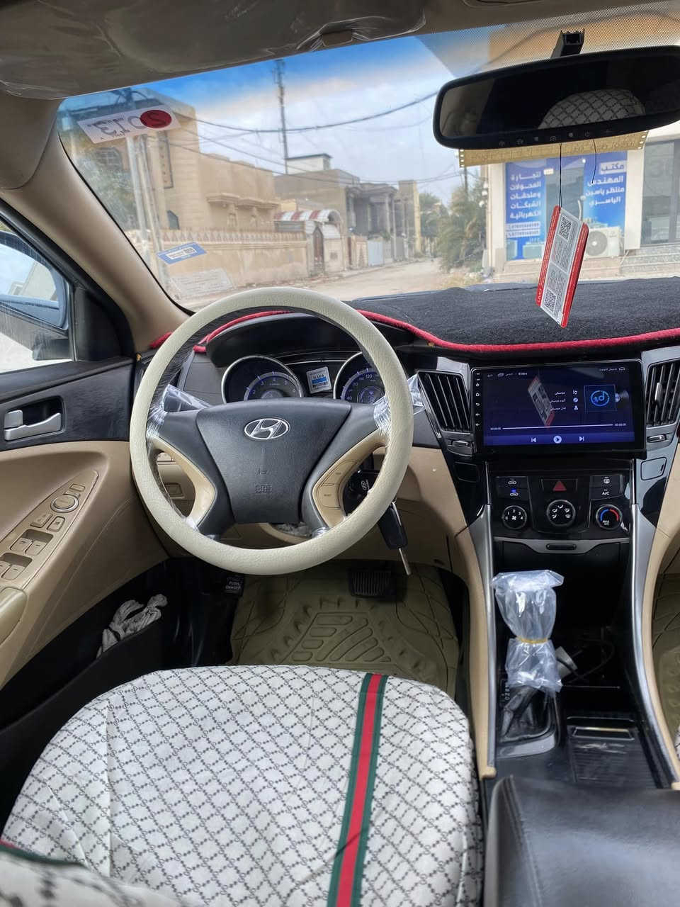 للبيع سوناتا 2013 خليجي 
سياره كفاله فتح ضربه تبديل عدا رشه نص جاملغ امامي 
مكينه كير حداديه تخم تاير كله شرط سياره جاهزه من كلشي 
تبريد قطعتين حساس مري شفط ويل كروم شاشه كامره تحكم فول ماشيه 200 رقم مثنى بسمنا سنويه ل 30
السعر 115 وبي مجال لشراي 
***********
مكان السياره السماوه
