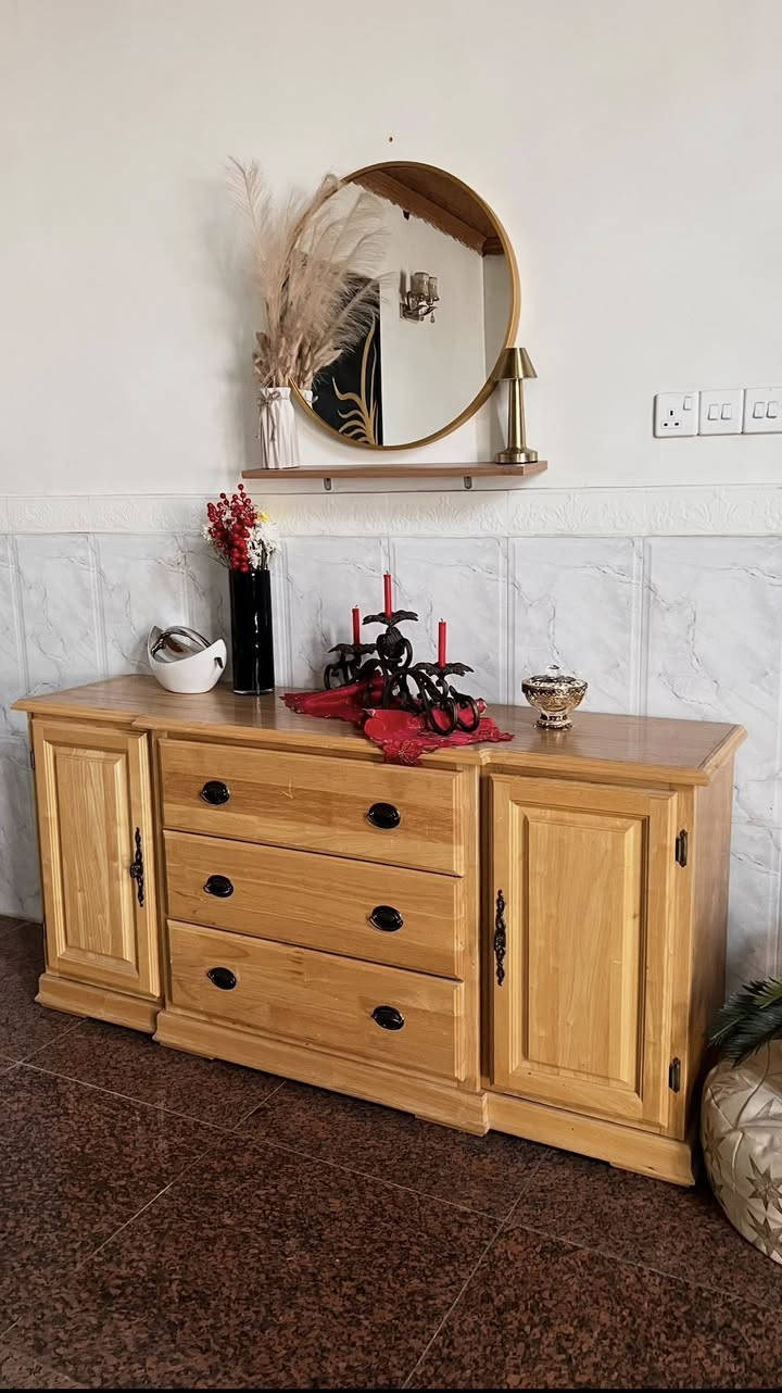 السلام عليكم ميز مع مرايه يرهم مدخل او حتى للغرفه بعده جديد خشب ثقيل  سعره 350


**إذا كنت صاحب هذا الإعلان وتريد حذفه لأي سبب، رجاءا أرسل رسالة إلى الدعم الفني**