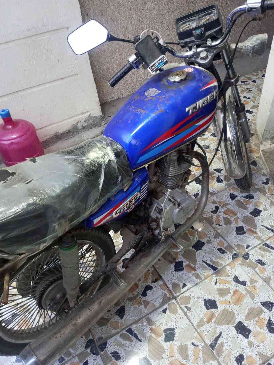 السلام عليكم دراجه تايكر ايراني 4كير اوراق بيه موديل 23 صلنصه كاتم محرك ممتاز رايدهه 375الف الدورة *********** واتساب
