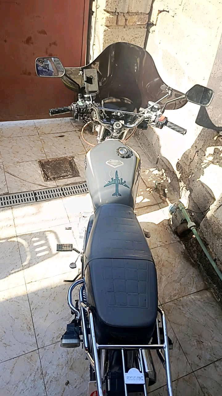 سلام عليكم 

سونك للبيع الدراجة موديل 225 نازله بل 26 
تشغيل عن بعد بصمة بل ديشبول الدراجه كفاله عامة
دراجة خير من الله مكينة 200 سيسي 
قبل 4 أشهر نزلته رمبة ودهن كله امزويل ادير
لون سمنتي شاشه شغاله + امبيثري منه وبيه 
تحكمات بل ستيرن يعني دراجه مفوله 
لو ما محتاج ما ابيعه 
 كهربائيات كله شغاله مكاني بغداد وره سيطرت الشعب 
ما متواجد خاص اتصل ودلل ***********
السعر 800 وبيه مجال للطيبين 🌹
