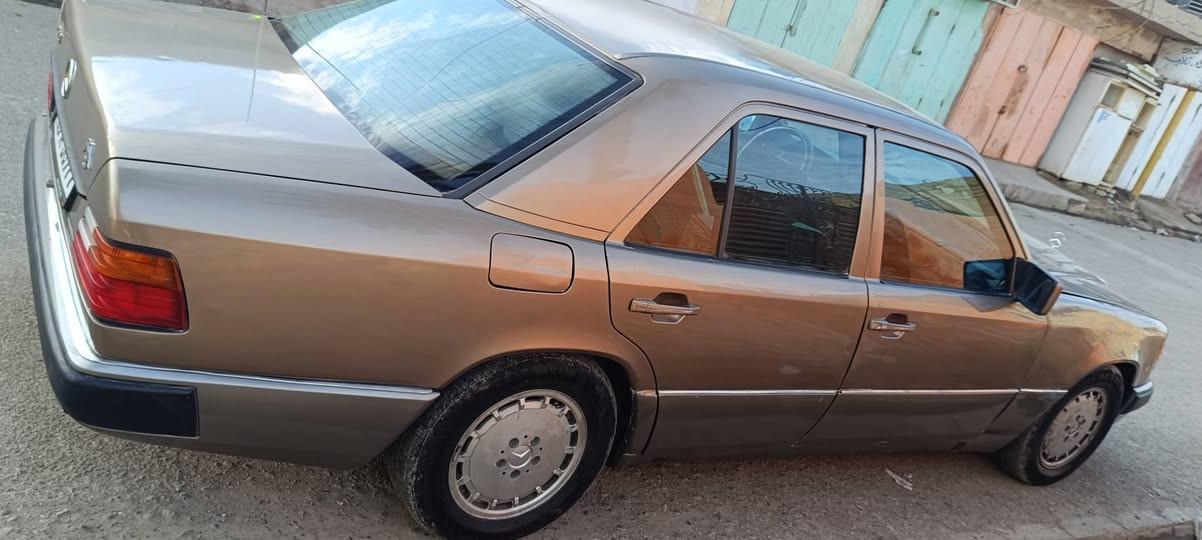 سلام عليكم
مرسيدس دب 1991
رقم ديالى رقم دولي هزه ورقم جديدقبل شهر
كير مكينه 3000رياضي
مكفوله كير ومكينه وقواعد 
مصبوقه فقط للجماليه
تبريد منظومه جديده 
ريمون سنتر لوك كله شغال 
كل نقص مابيهه 
عنوان بغداد 
رقم الهاتف ***********
سعر 55 وبيهه مجال 

ملاحظه ابيع كبل مكاتبه مروريه
