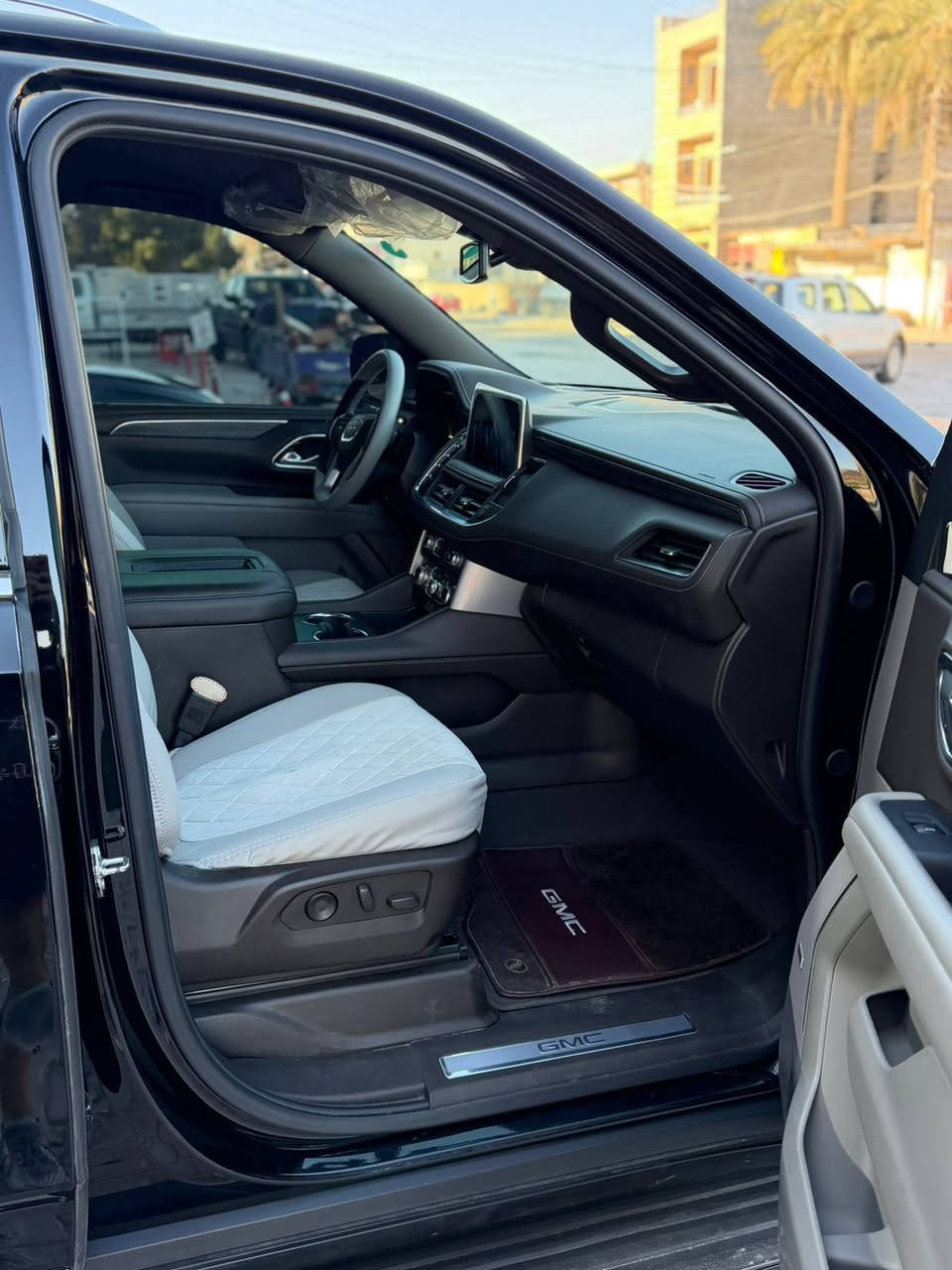 جمسي يوكن 2024 فئه SLT للبيع
وكالة المنصور خليجي 

ماشية 42 الف كم  
جديدة كلش ومكفولة من كلشي ومغلفة ppf 

مواصفات SLT المعروفة 

رقم بغداد تحويل مباشر 

مكان السيارة  بغداد بيها كتاب تظليل سنه من المرور العامه

السعر   525 ورقة وبي مجال بسيط 

الشراي يتصل هذا رقمي 
***********,
