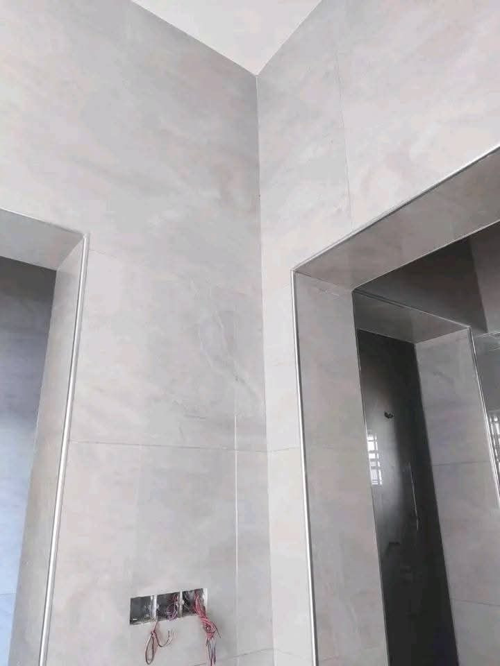 سلام عليكم خلفه كاشي وسراميك وبورسلين متفرغ حالين ***********
