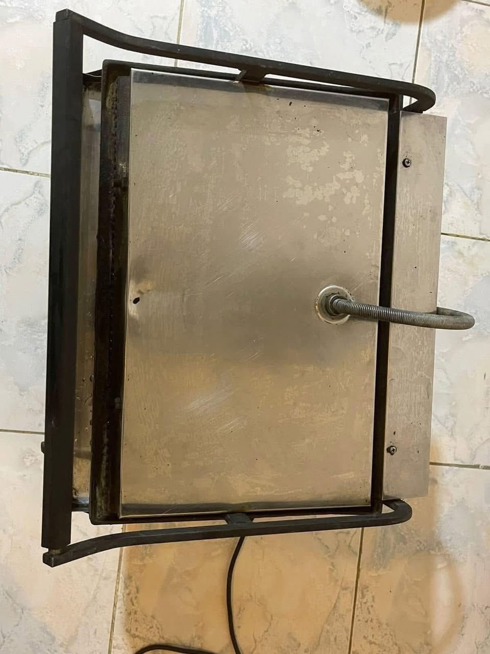 كابسة صاج تركي المنشأ حراره فول نضيفة 80‎%‎ 
تستلمه على الفحص 
العنوان حله 
الرقم ***********للتواصل واتساب .
