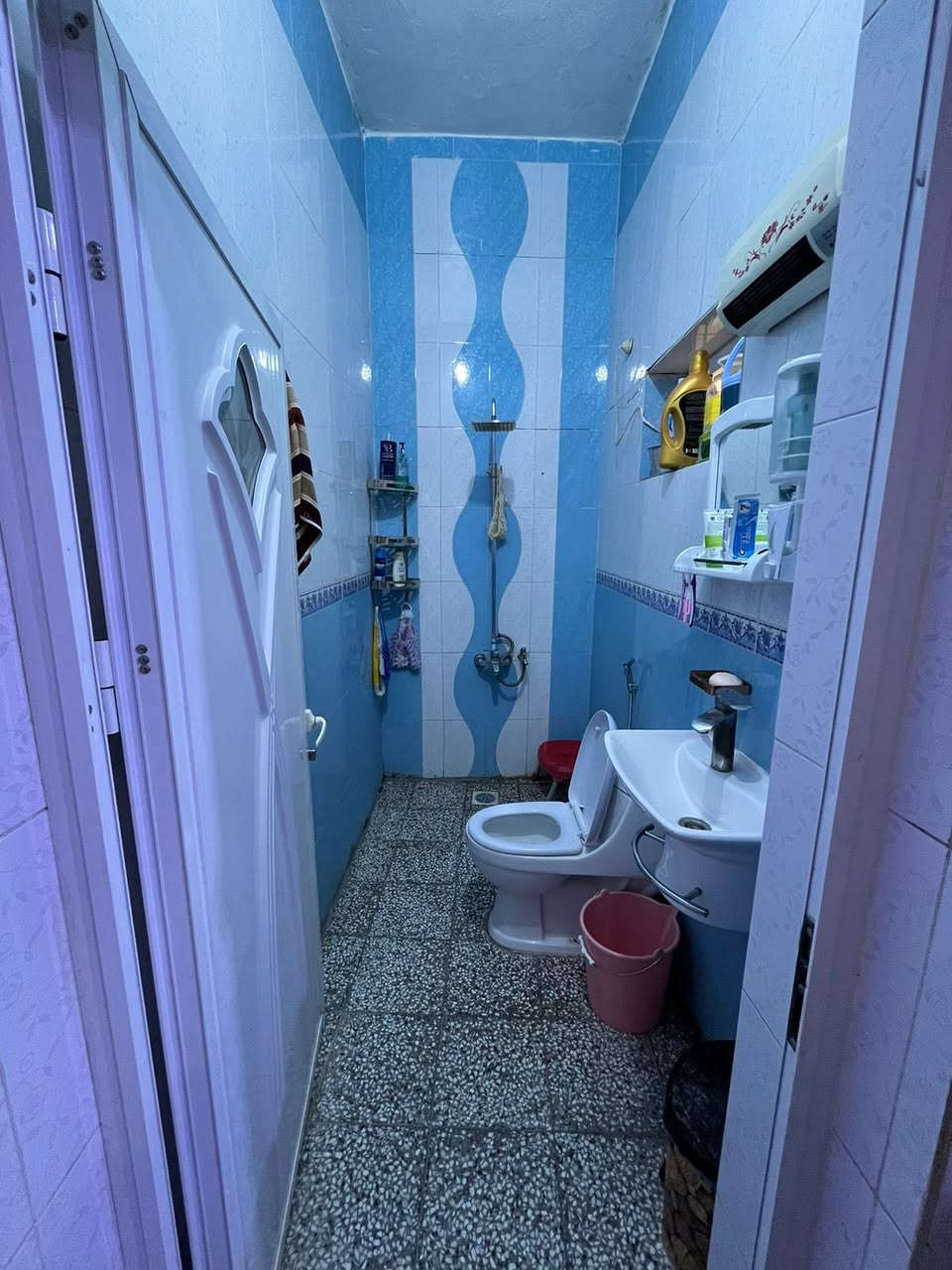 السلام عليكم ورحمه الله وبركاته
مكلف بلنشر دار للبيع مساحه 100 مربع طابقين زراعي حي العسكري قرب حسينيه الصادقين يبعد عن شارع الشهيد عمار 300 متر للاستفسار الاتصال على الرقم ***********
