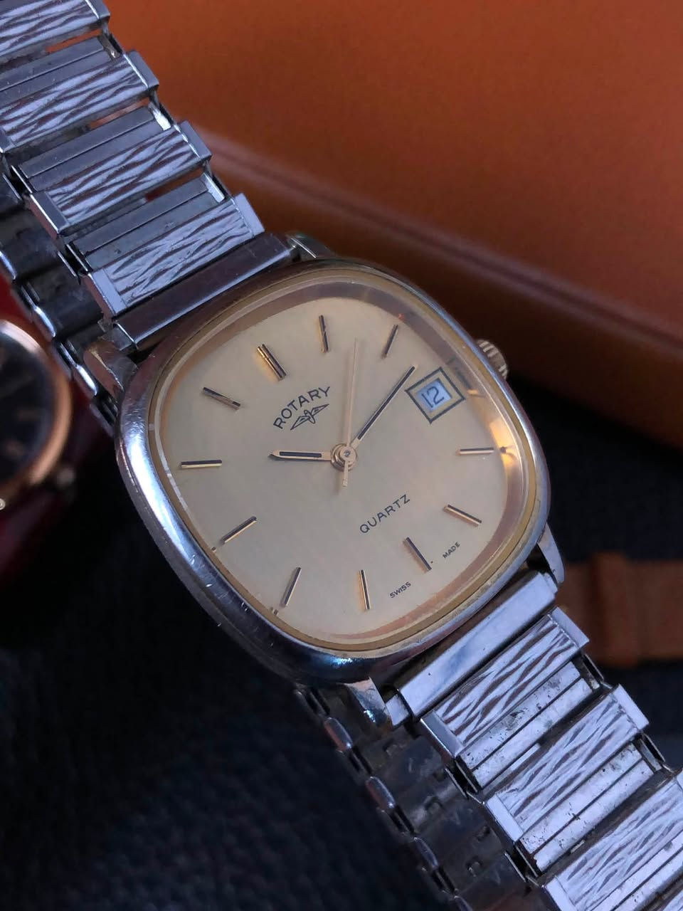 • الماركة : روتاري (Rotary)
• الصنع  : سويسري (Swiss Made) 🇨🇭
• الإنتاج  : 1981 / 1985 (فنتج)
• الماكنة : كوارتز - سويسري 
•••••••••••••••••••••••••••••
•••••••••••••••••••••••••••••
السعر : ( 55 ) الف دينار فقط
التوصيل لجميع محافظات العراق 🚕
للحجز والأستفسار دايركت 📥


**إذا كنت صاحب هذا الإعلان وتريد حذفه لأي سبب، رجاءا أرسل رسالة إلى الدعم الفني**