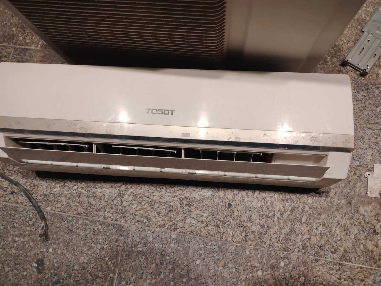 سبلت توسوت، 2طن
فقط ليك ، ***********
 250 الف
